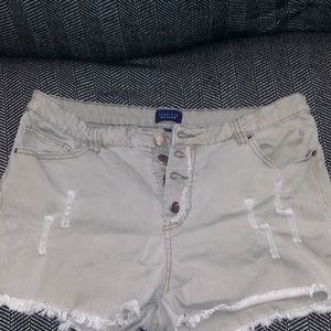 Denim Shorts sage green